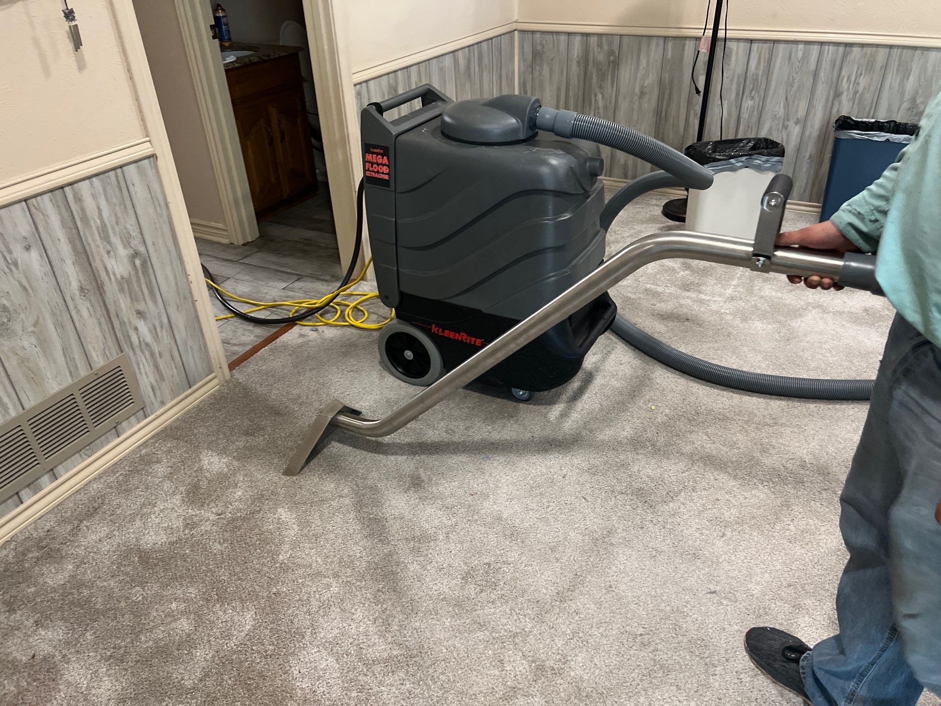 Tyler, Texas, TX, restoration, remediation, water, mold, remove, removal, repair, replace, dry, commercial, residential, home, house, business, store